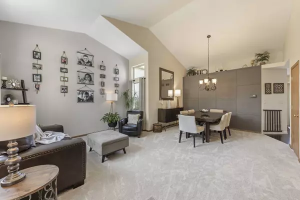 618 Kingsbrooke Crossing, Bolingbrook, IL 60440