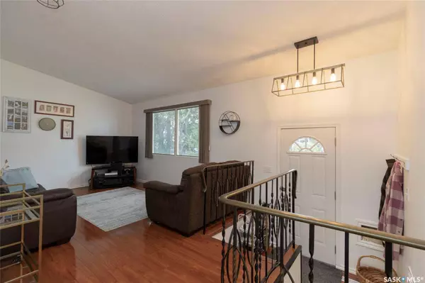 320 Simon Fraser CRESCENT, Saskatoon, SK S7H 3T4