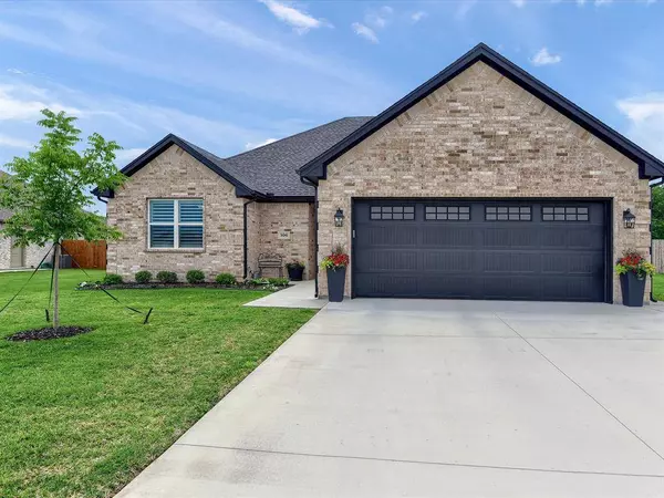 306 Ella Street, Whitesboro, TX 76273