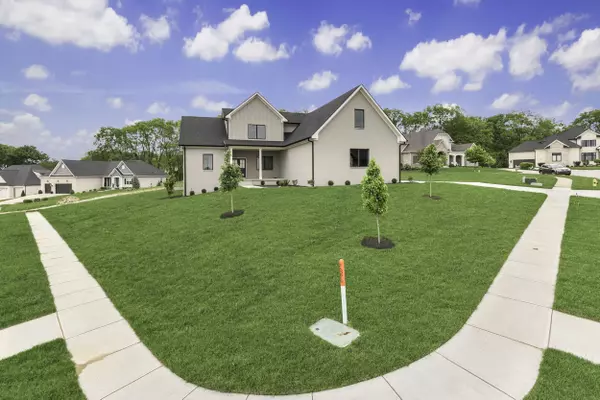 1837 Calvert Farms DR, Greenwood, IN 46143