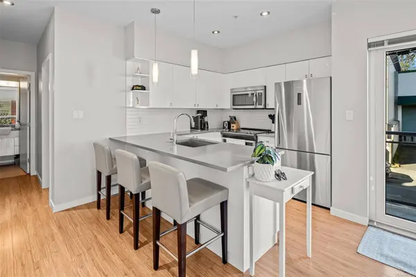 785 tyee Rd #202, Victoria, BC V9A 0G2