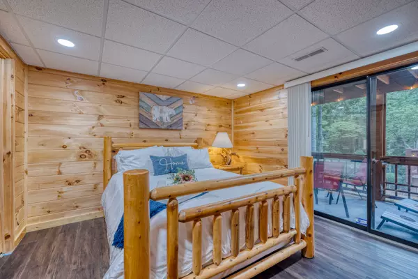 271 Rolling Hills Dr, Morganton, GA 30560-5600