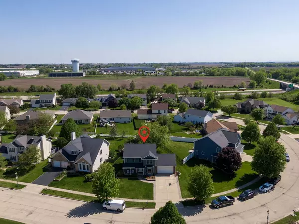 128 Devonshire DR, Dekalb, IL 60115