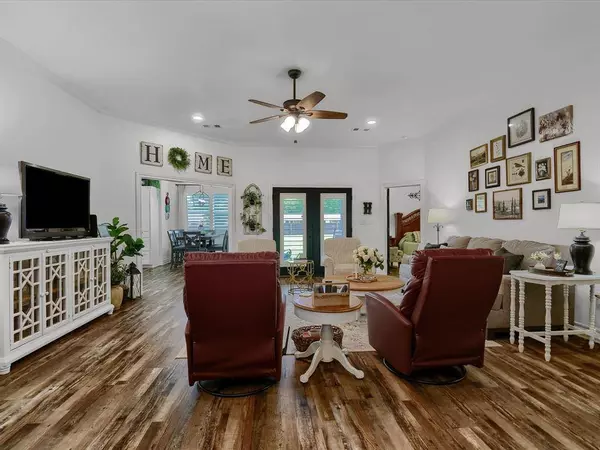 306 Ella Street, Whitesboro, TX 76273