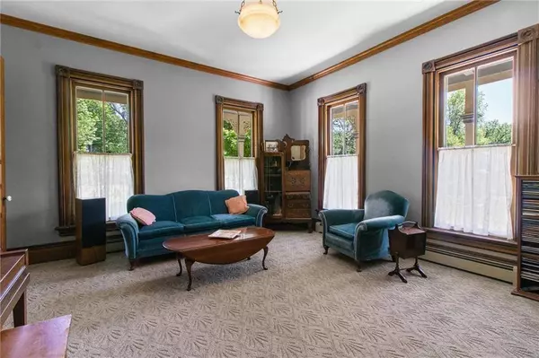 207 N 5th ST, Lawrence, KS 66044