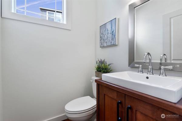 883 3rd PL NE, Issaquah, WA 98029