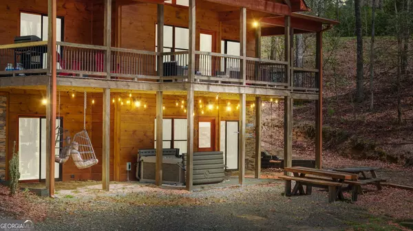 2070 Mountain Tops RD, Blue Ridge, GA 30513