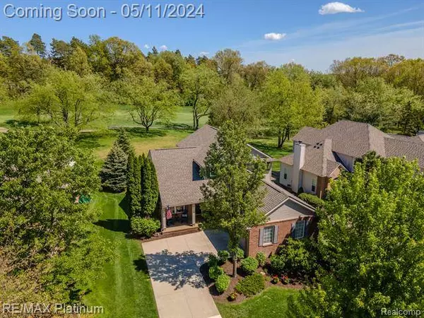 9747 TIOGA Trail, Pinckney, MI 48169