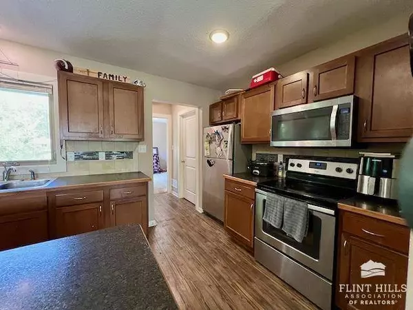 2408 Hobbs DR, Manhattan, KS 66502