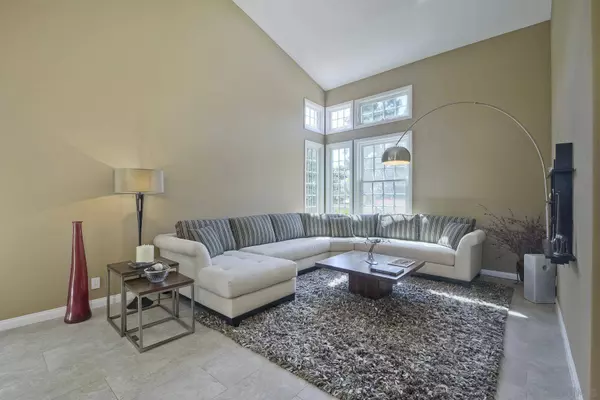 12005 Tretagnier Cir, San Diego, CA 92128