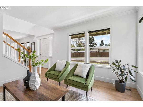13801 CLEVELAND ST, Oregon City, OR 97045