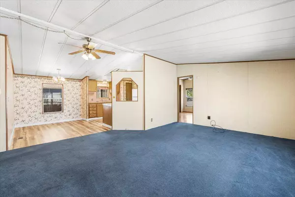 3431 S Pacific Hwy #SPC 48, Medford, OR 97501