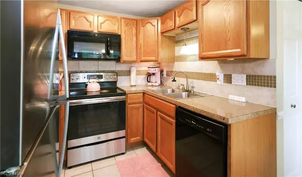 834 Wadsworth RD #B1, Medina, OH 44256