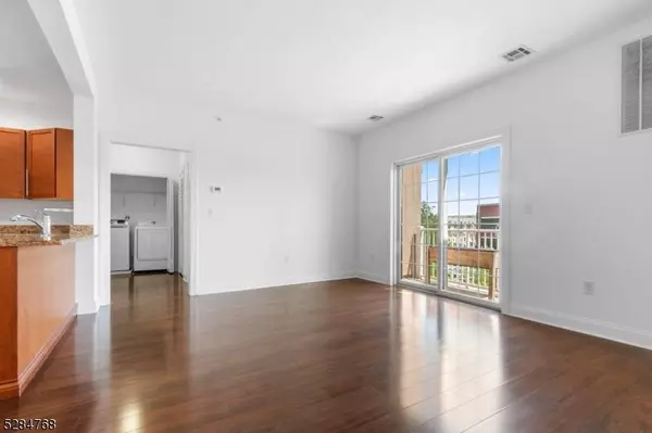 1404 Windsor Park Ct, Englewood City, NJ 07631