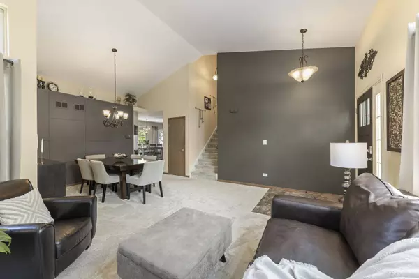 618 Kingsbrooke Crossing, Bolingbrook, IL 60440