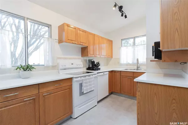 320 Simon Fraser CRESCENT, Saskatoon, SK S7H 3T4