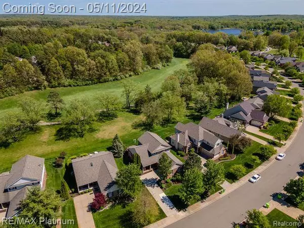 9747 TIOGA Trail, Pinckney, MI 48169