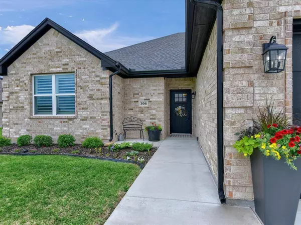 306 Ella Street, Whitesboro, TX 76273