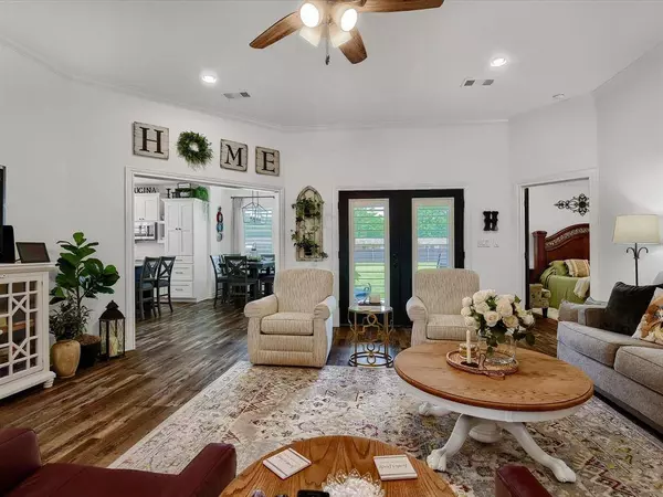 306 Ella Street, Whitesboro, TX 76273