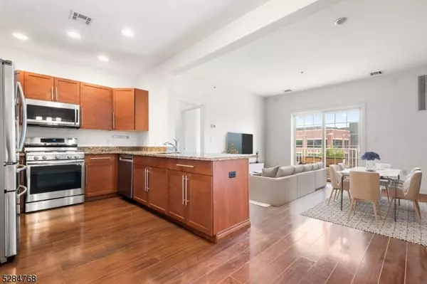 1404 Windsor Park Ct, Englewood City, NJ 07631