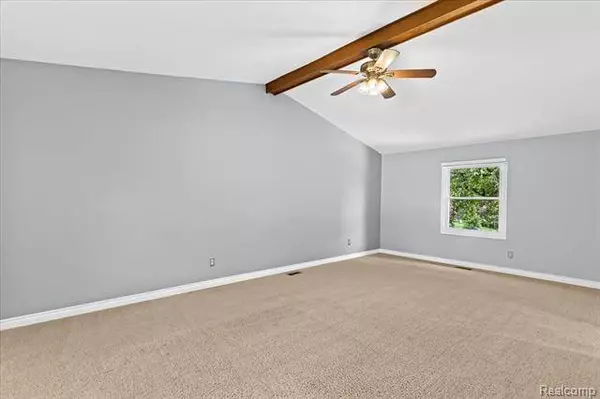 754 KENTUCKY Drive, Rochester Hills, MI 48307