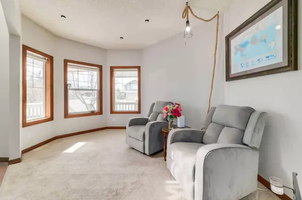 359 Chaparral DR SE, Calgary, AB T2X 3M1