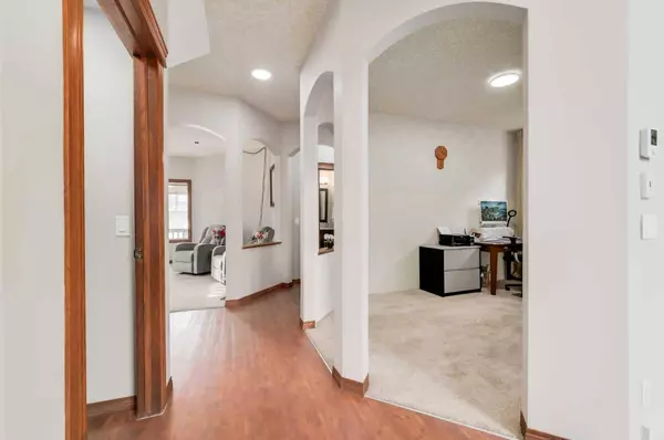 359 Chaparral DR SE, Calgary, AB T2X 3M1