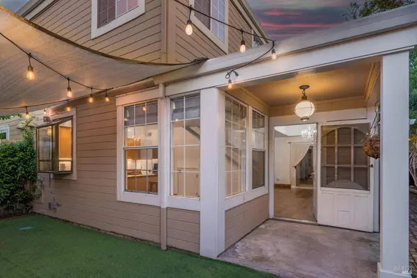 2717 2717 Elks Way, Napa, CA 94558