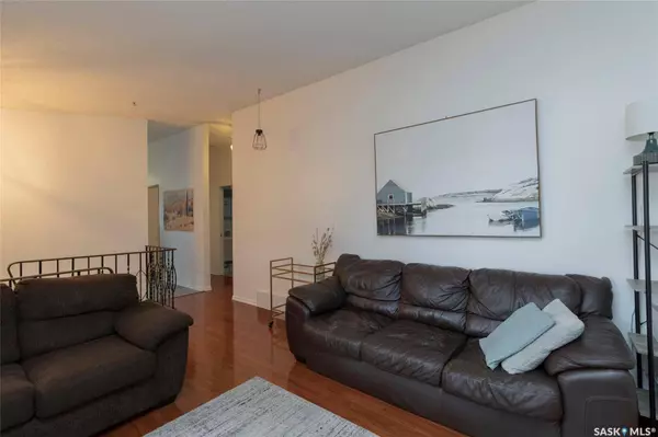 320 Simon Fraser CRESCENT, Saskatoon, SK S7H 3T4