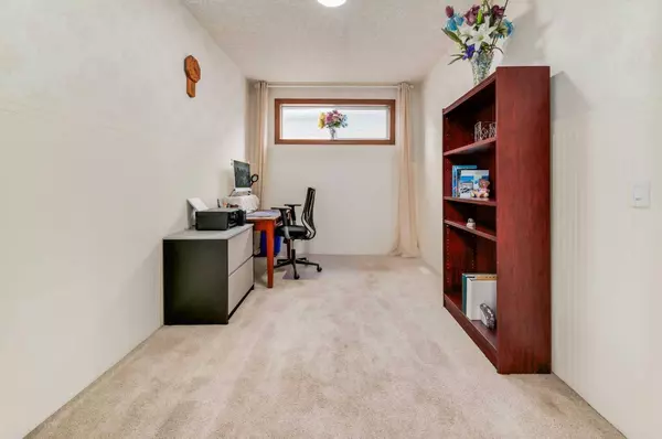 359 Chaparral DR SE, Calgary, AB T2X 3M1