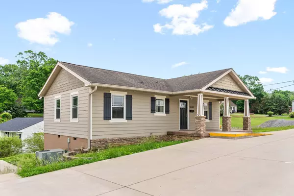 1662 Golf Club Ln, Clarksville, TN 37043