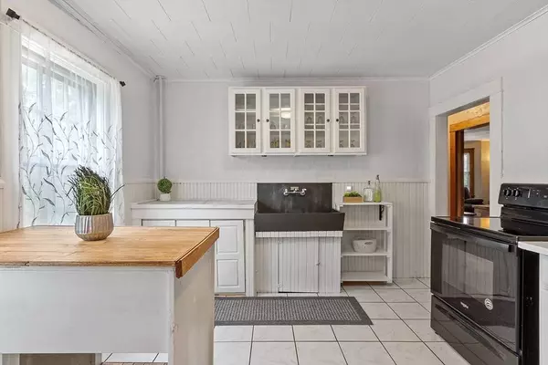 258 Wallingford Ave, Athol, MA 01331