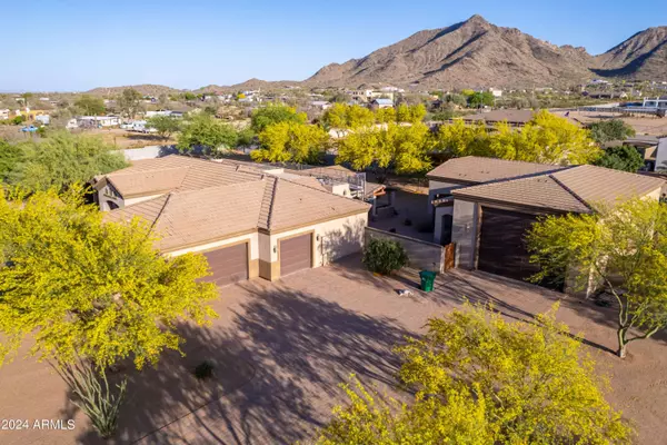 6767 W MARRON Drive, San Tan Valley, AZ 85144