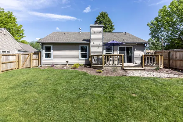 6881 Cherry Laurel LN, Fishers, IN 46038