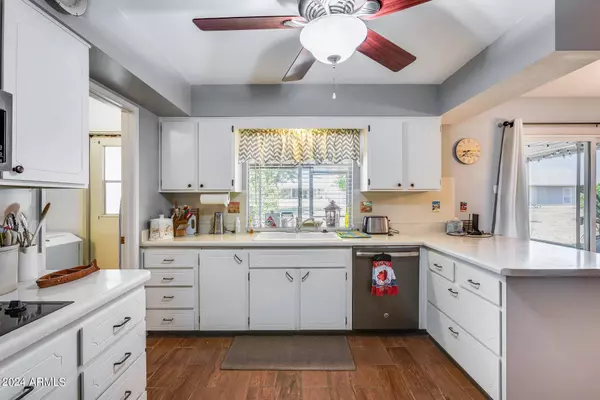 11054 W TONADA Drive, Sun City, AZ 85351