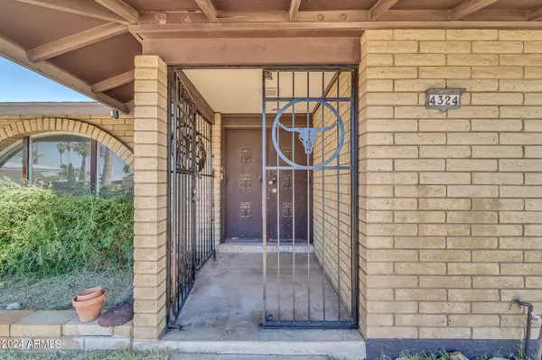 4324 W Orchid Lane, Glendale, AZ 85302