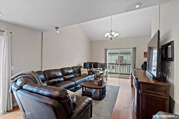 11275 Wood River WAY #14, Eagle River, AK 99577