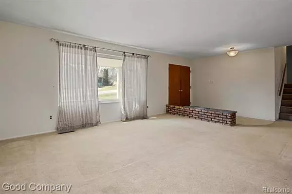 6987 SANDALWOOD, Bloomfield Hills, MI 48301