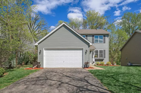 7674 Everest LN N, Maple Grove, MN 55311