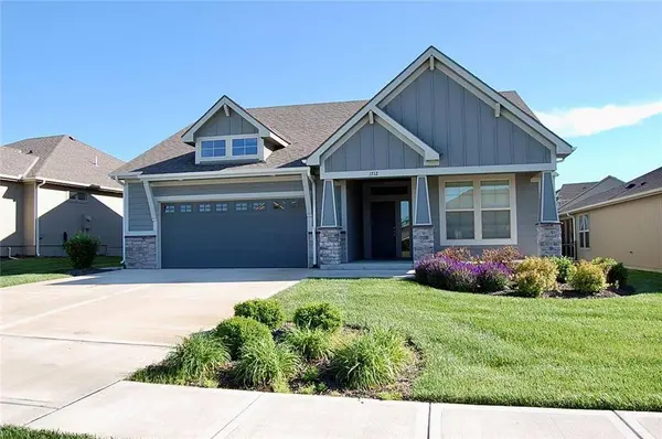 1712 West Glen DR, Leavenworth, KS 66048