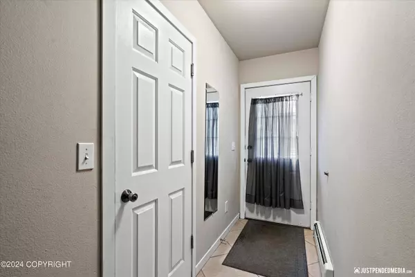 11275 Wood River WAY #14, Eagle River, AK 99577