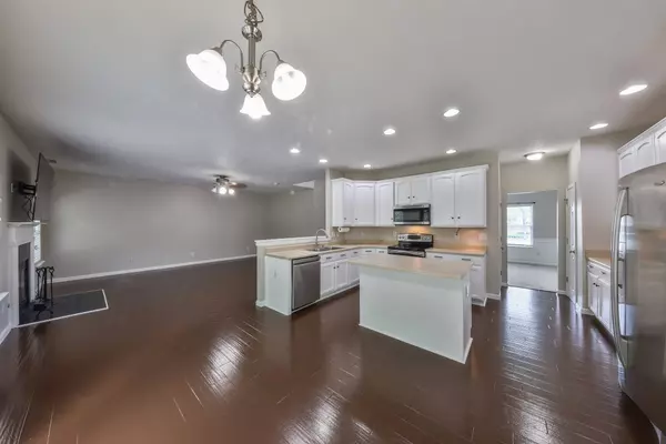 12904 Cheerleaders CT, Fishers, IN 46037