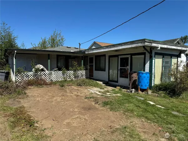 2329 122nd ST SW, Everett, WA 98204