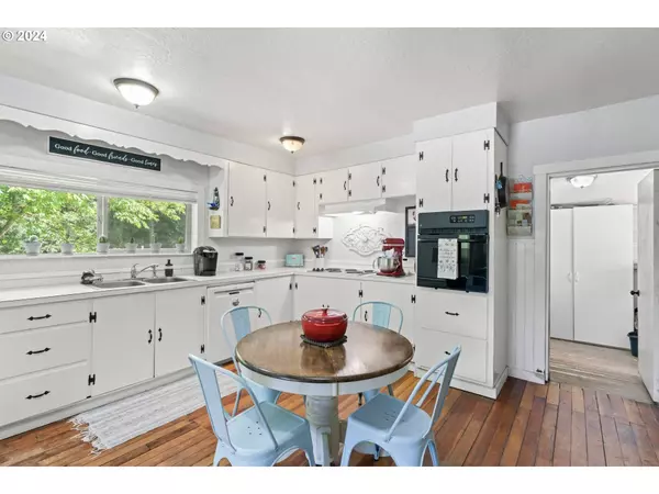 23636 WARTHEN RD, Elmira, OR 97437