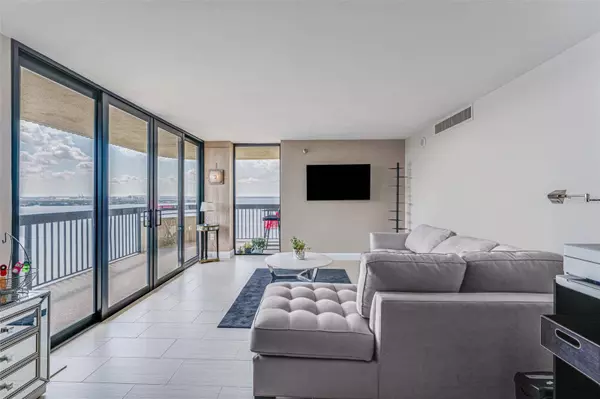 2413 BAYSHORE BLVD #2301, Tampa, FL 33629