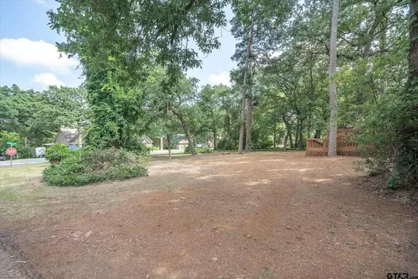 414 Hideaway Ln East, Hideaway, TX 75771