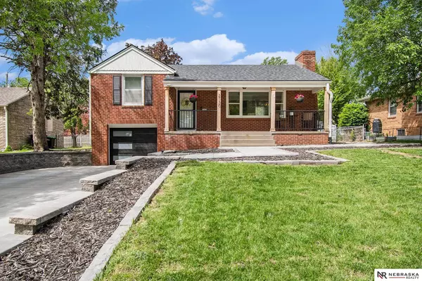 2130 S 38th Avenue, Omaha, NE 68105