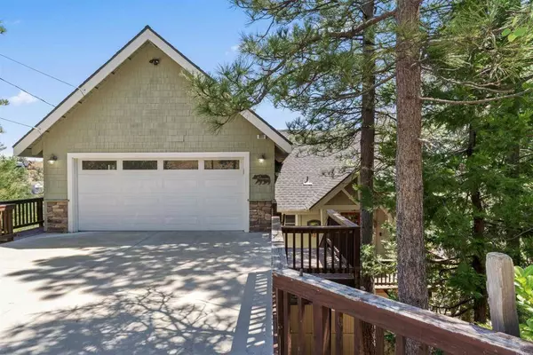 811 Crown DR, Lake Arrowhead, CA 92352
