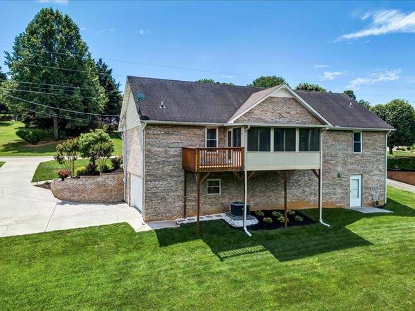 8136 West Pointe DR, Talbott, TN 37877