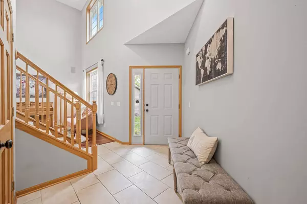 7674 Everest LN N, Maple Grove, MN 55311